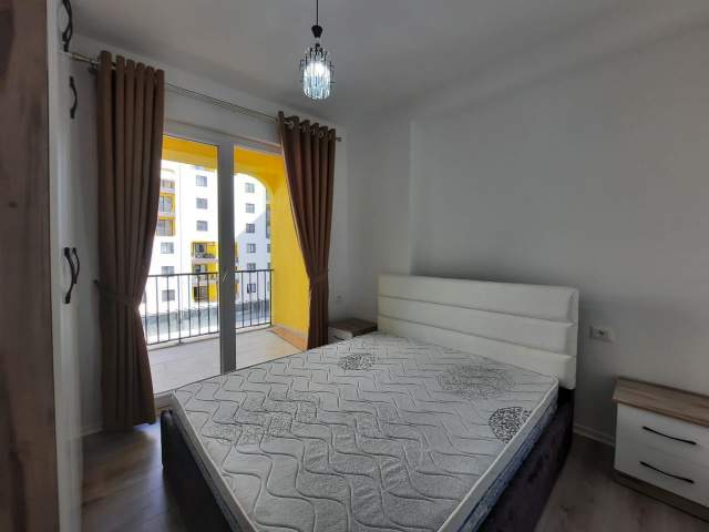 Tirane, jepet me qera apartament Kati 5, 105 m² 500 Euro (Yzberisht)