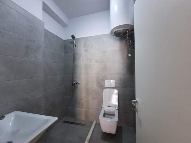 Tirane, jepet me qera apartament Kati 5, 105 m² 500 Euro (Yzberisht)