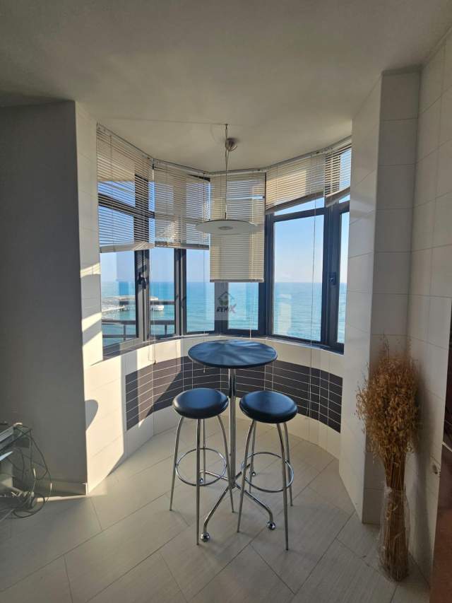 Durres, jepet me qera apartament 1+1 Kati 7, 70 m² 400 Euro (VOLLGA)
