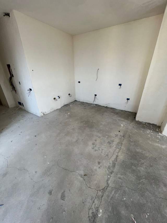 Tirane, shitet apartament 1+1+BLK 77 m² 2.000 Euro/m2 (Qender)