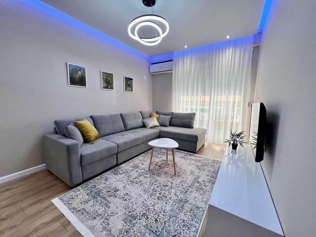 Tirane, jepet me qera apartament 1+1 Kati 7, 80 m² 700 Euro (komuna e parisit)