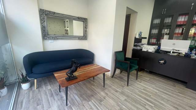 Tirane, shes ambjent biznesi Kati 0, 44 m² 170.000 Euro (Ish Ekspozita)