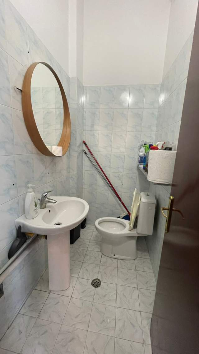 Tirane, shes ambjent biznesi Kati 0, 44 m² 170.000 Euro (Ish Ekspozita)