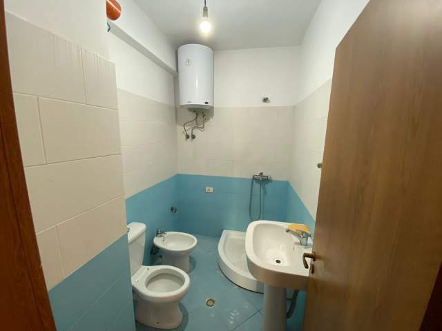 Tirane, jap me qera apartament 2+1+BLK Kati 6, 90 m² 350 Euro (Casa Italia)