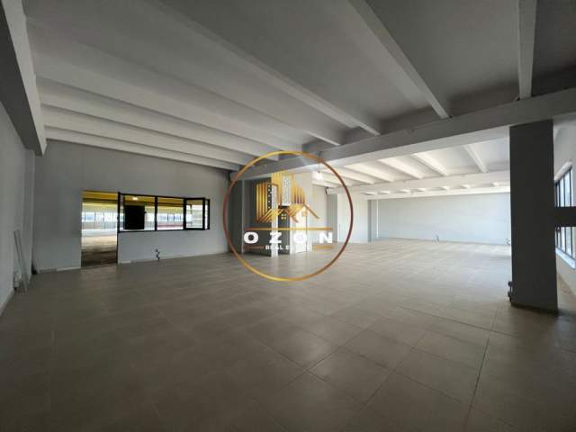 Tirane, jepet me qera magazine Kati 0, 1.800 m² 7.200 Euro (KASHAR)