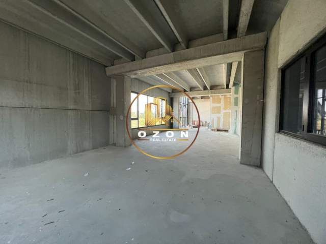 Tirane, jepet me qera magazine Kati 0, 1.100 m² 4.400 Euro (KASHAR)