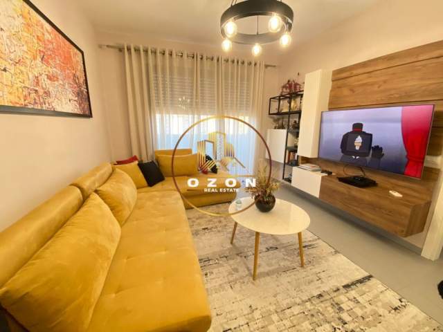 Tirane, jepet me qera apartament 1+1+A+BLK Kati 7, 70 m² 800 Euro (STADIUMI DINAMO)