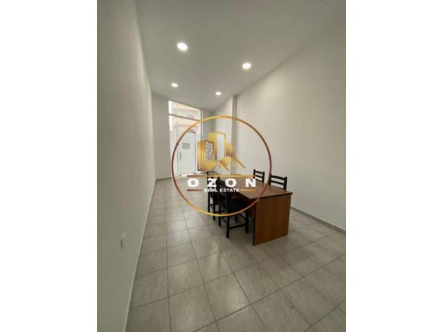 Tirane, jepet me qera ambjent biznesi Kati 0, 38 m² 20.000 Leke (SIRI KODRA)