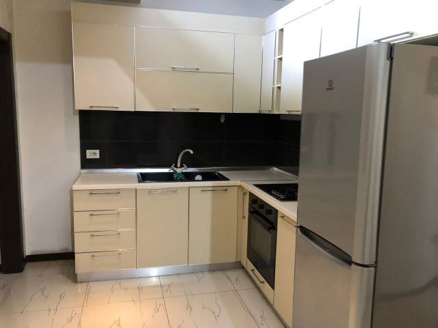 Tirane, jepet me qera apartament 2+1+A+BLK Kati 5, 75 m² 450 Euro (NIKOLLA TUPE)
