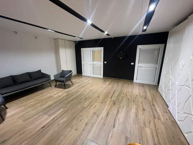 Tirane, jepet me qera apartament 2+1+BLK Kati 1, 200 m² 900 Euro (Prane Kristal Center)
