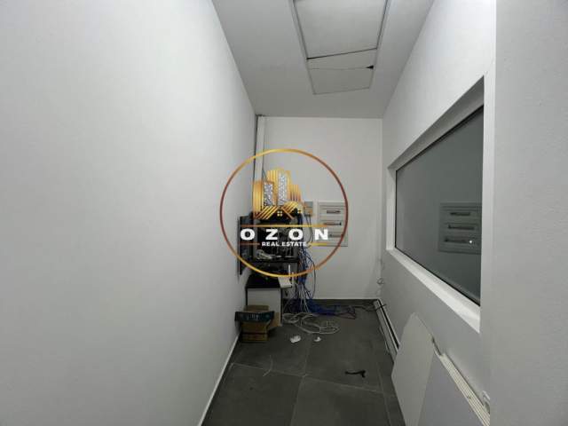 Tirane, jepet me qera ambjent biznesi Kati 3, 320 m² 2.200 Euro (21 DHJETORI)