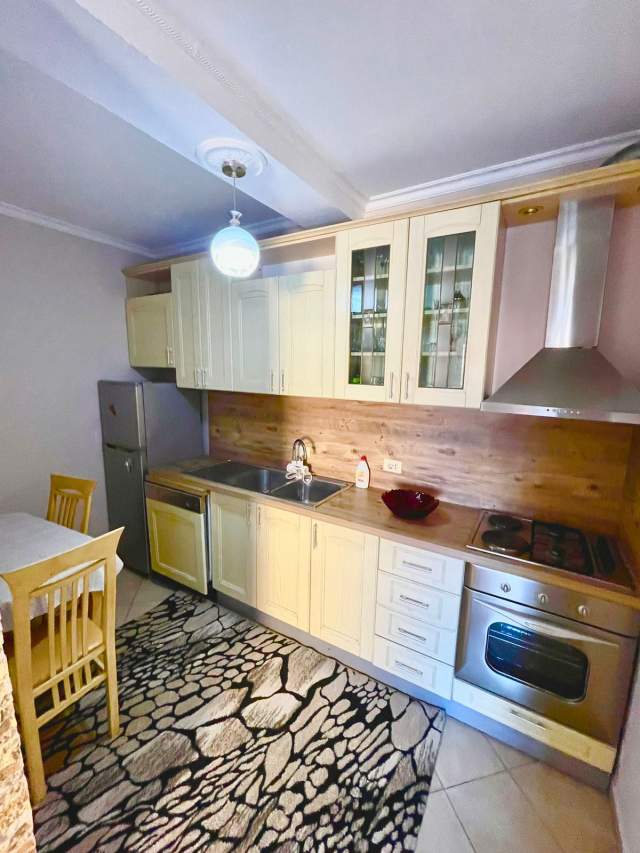 Tirane, jepet me qera apartament 2+1+BLK Kati 5, 110 m² 700 Euro (rruga e durresit)