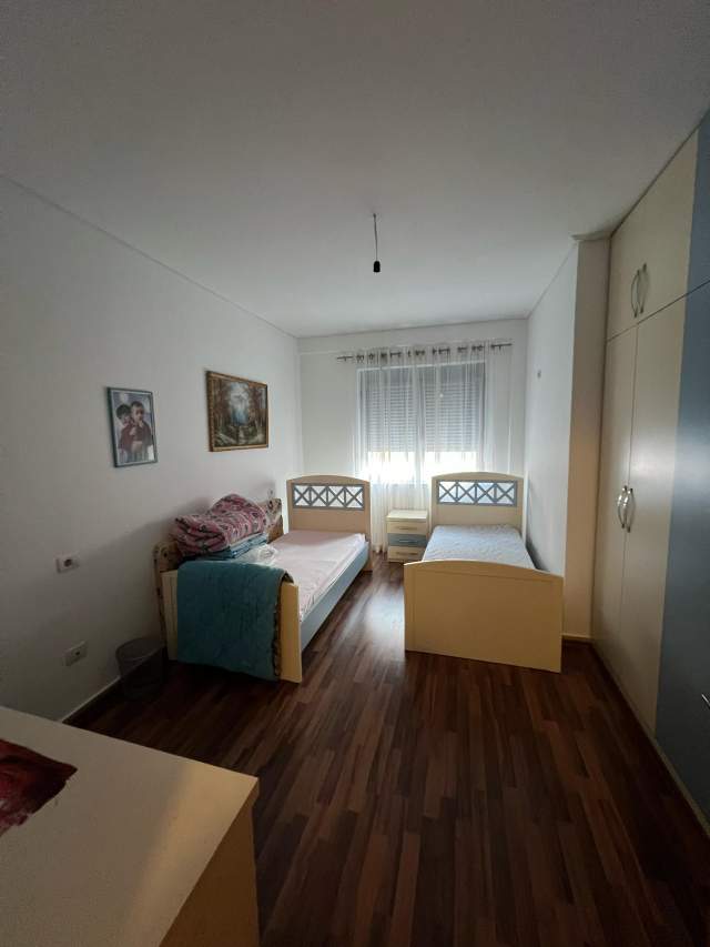 Tirane, jepet me qera apartament 3+1+BLK Kati 5, 110 m² 50.000 Leke (Teodor keko)