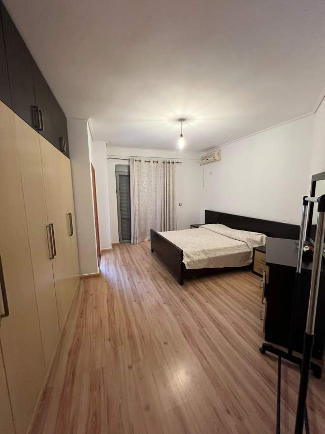 Tirane, jepet me qera apartament 3+1+BLK Kati 5, 110 m² 50.000 Leke (Teodor keko)