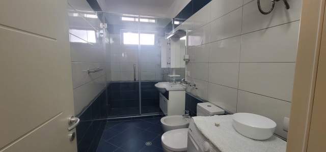 !!!  Dhene  !!!   Durres, jepet me qera apartament 2+1+BLK Kati 7, 100 m² 320 Euro (Tek Drejtoria e Policise, Durres)