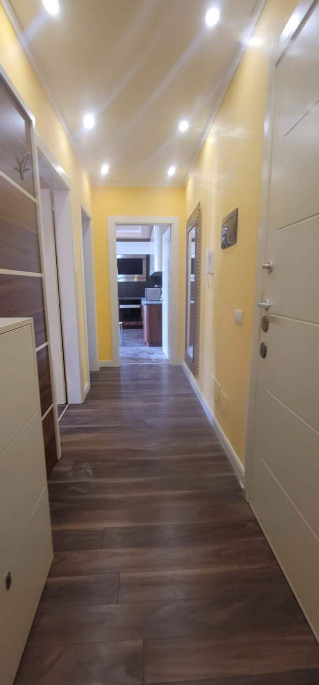 !!!  Dhene  !!!   Durres, jepet me qera apartament 2+1+BLK Kati 7, 100 m² 320 Euro (Tek Drejtoria e Policise, Durres)