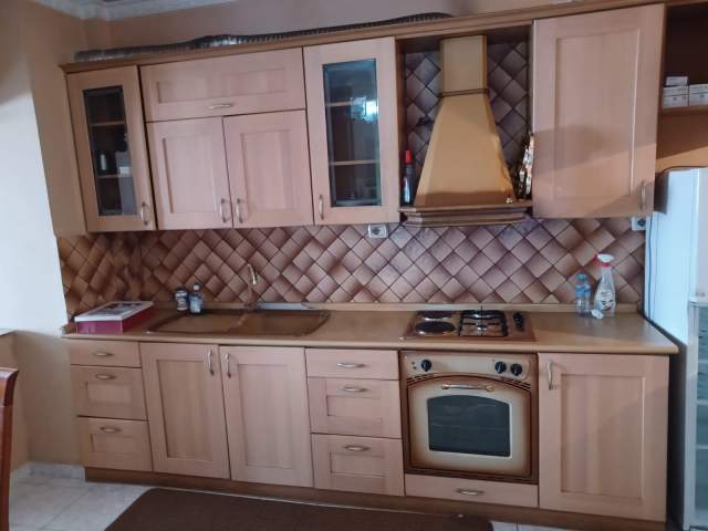 Tirane, jepet me qera apartament 2+1 Kati 9, 110 m² 400 Euro (dritan hoxha)