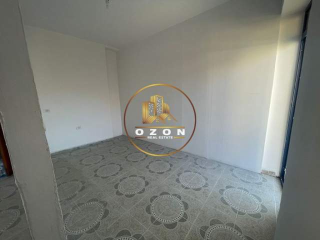 Tirane, jepet me qera shtepi 1+1+A+BLK Kati 1, 320 m² 25.000 Leke (RRUGA E KAVAJES)