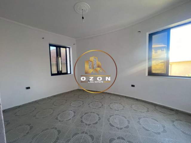 Tirane, jepet me qera shtepi 1+1+A+BLK Kati 1, 320 m² 25.000 Leke (RRUGA E KAVAJES)