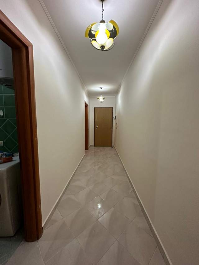 Tirane, jepet me qera apartament 1+1+BLK Kati 4, 75 m² 30.000 Leke (Yzberisht)