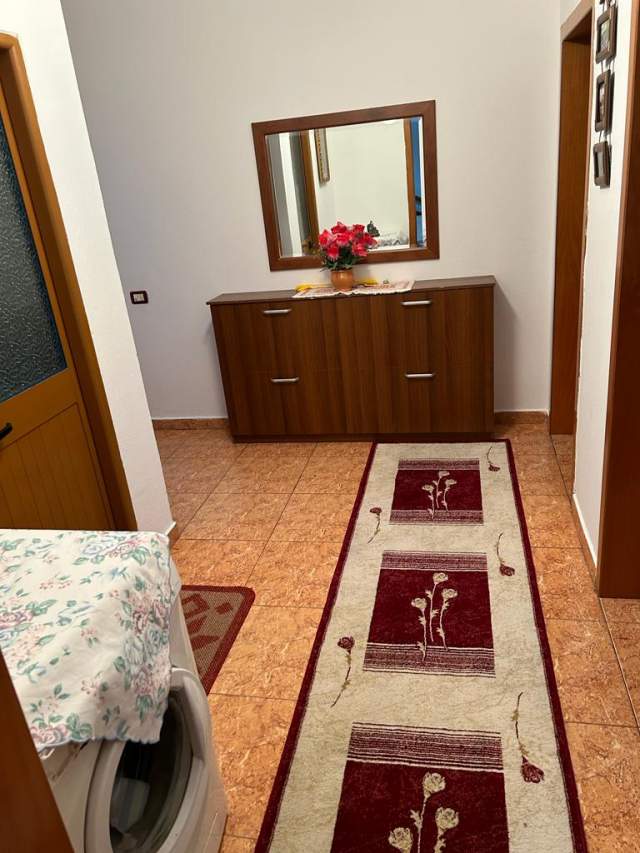 Tirane, jepet me qera apartament 2+1+A Kati 6, 94 m² 600 Euro (vace zela)