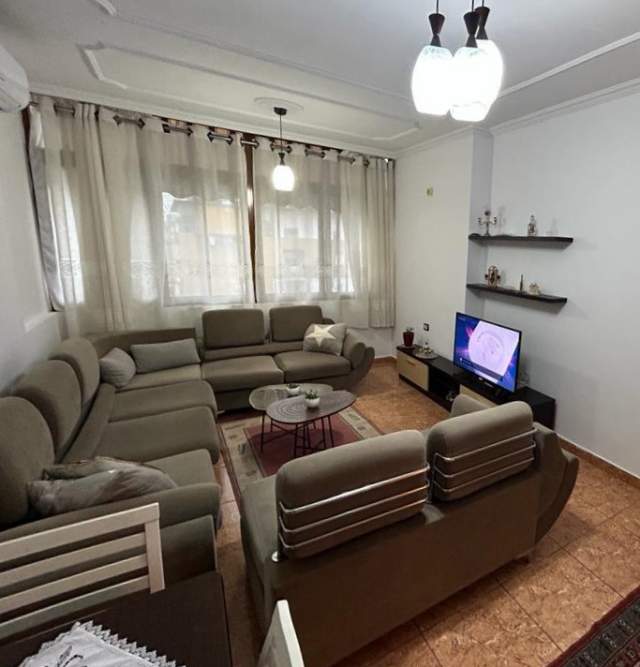 Tirane, jepet me qera apartament 2+1+A Kati 6, 94 m² 600 Euro (vace zela)