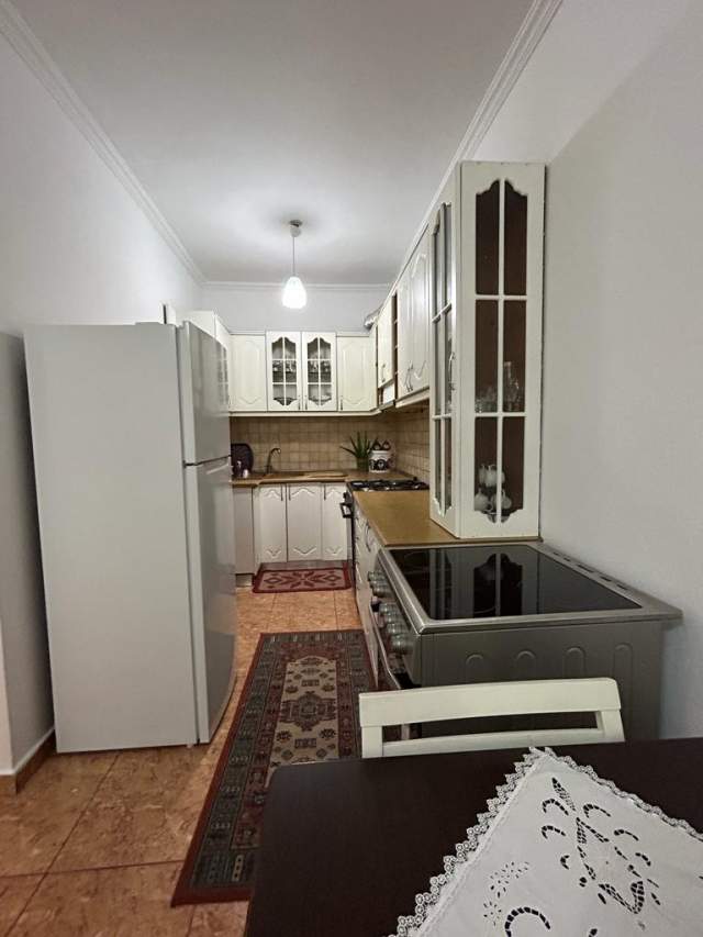 Tirane, jepet me qera apartament 2+1+A Kati 6, 94 m² 600 Euro (vace zela)