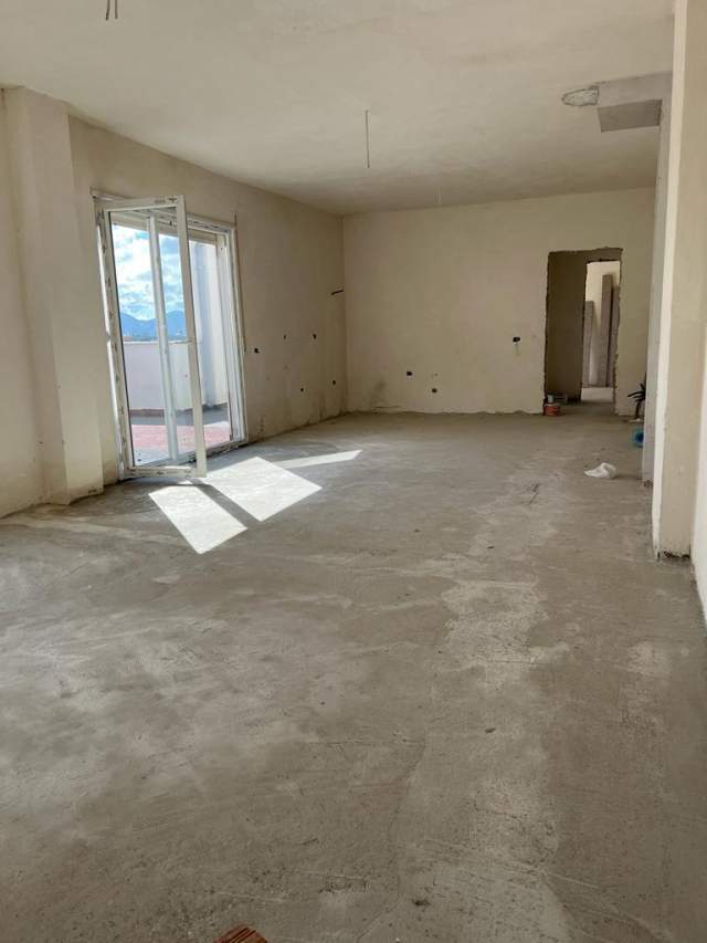 Tirane, shitet Penthouse 5+1+BLK Kati 5, 250 m² 200.000 Euro (Fresk)