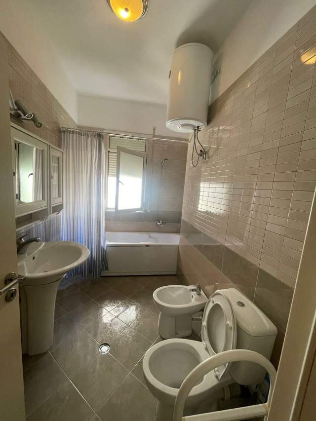 Tirane, ofert apartament 2+1+BLK Kati 5, 115 m² 600 Euro (Kopshti Zoologjik)