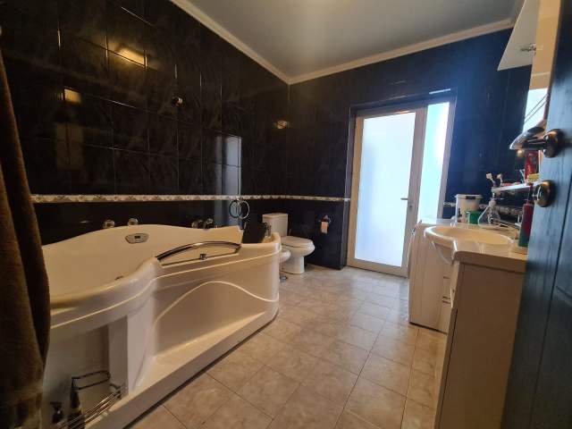 Tirane, shitet Vile 3 Katshe Kati 3, 466 m² 610.000 Euro (RRUGA E KAVAJES)