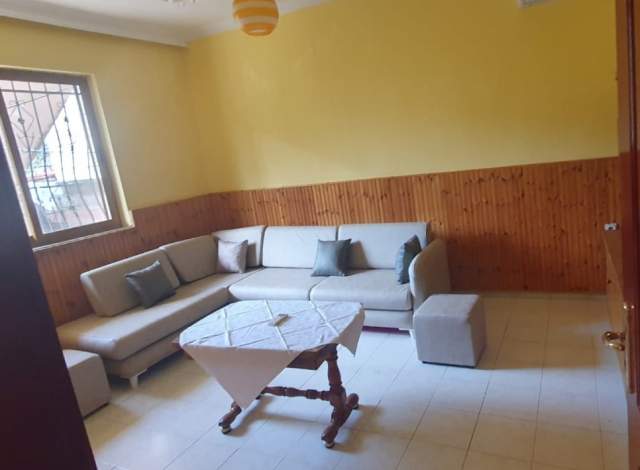 Tirane, jepet me qera apartament 3+1+BLK Kati 1, 130 m² 500 Euro (3 vellezerit kondi)