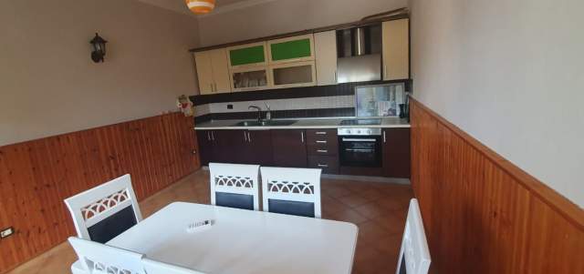 Tirane, jepet me qera apartament 3+1+BLK Kati 1, 130 m² 500 Euro (Rruga e Elbasanit)