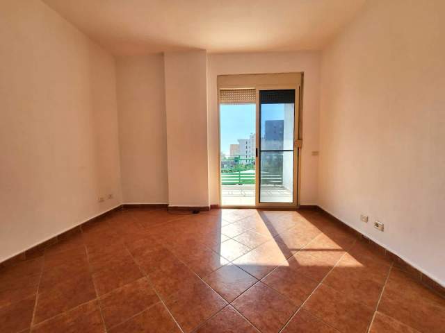 Durres, shes apartament 2+1+BLK Kati 5, 104 m² 85,000 Euro (Rr. Pavaresia, Durres)