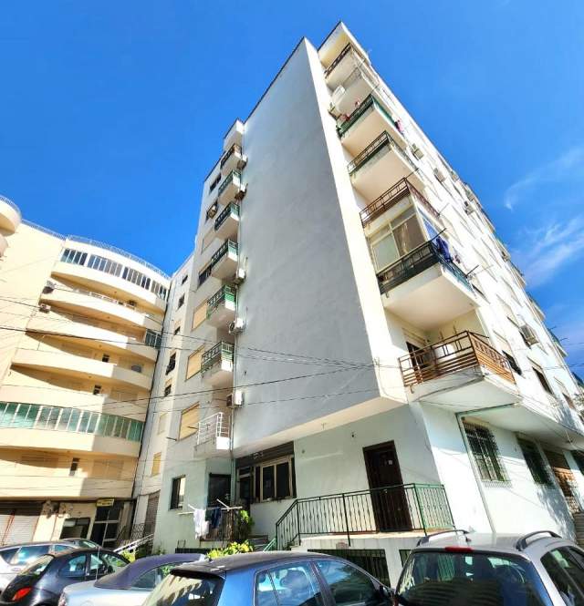 Durres, shes apartament 2+1+BLK Kati 5, 104 m² 85,000 Euro (Rr. Pavaresia, Durres)