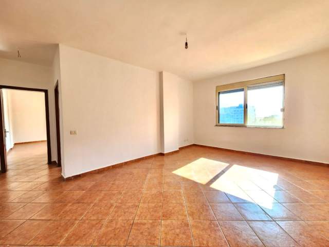 Durres, shes apartament 2+1+BLK Kati 5, 104 m² 85,000 Euro (Rr. Pavaresia, Durres)
