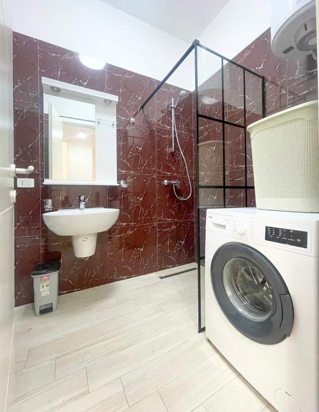 Tirane, jepet me qera apartament 2+1+A+BLK Kati 5, 900 Euro (Kompleksi Delijorgji)