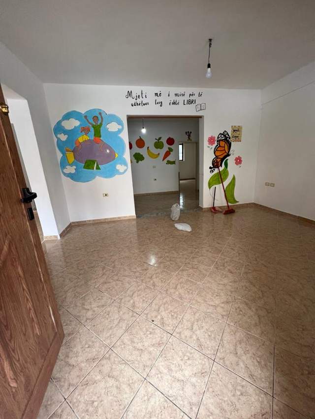 Tirane, jepet me qera apartament 2+1 Kati 1, 350 Euro (Idriz Dollaku)