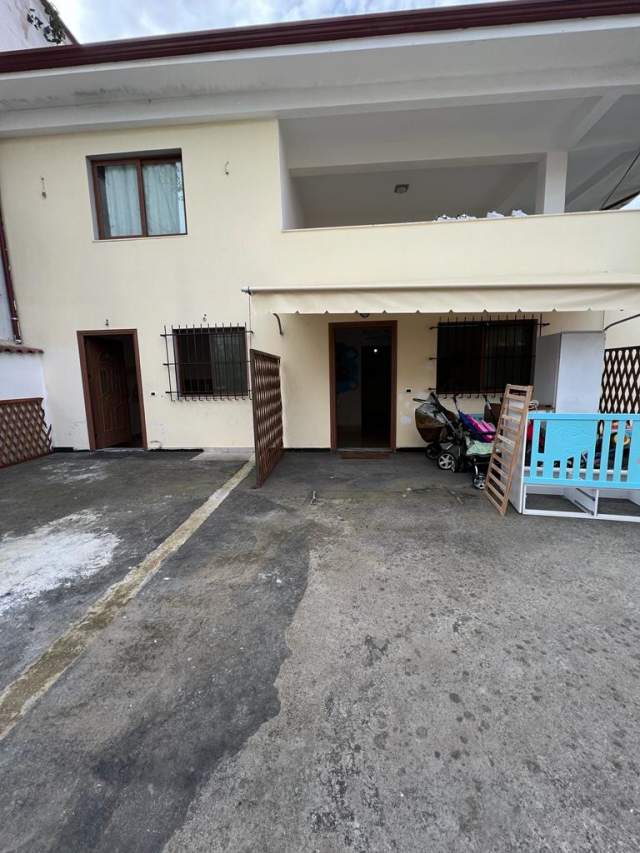 Tirane, jepet me qera apartament 2+1 Kati 1, 350 Euro (Idriz Dollaku)
