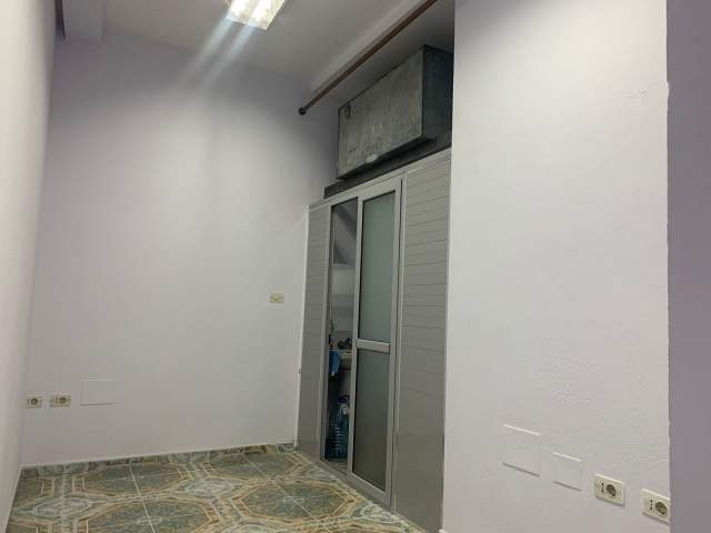 Tirane, jepet me qera dyqan Kati 0, 18 m² 35.000 Leke (Bardhyl)