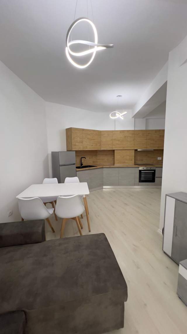 Tirane, jepet me qera 2+1+BLK Kati 2, 85 m² 450 Euro