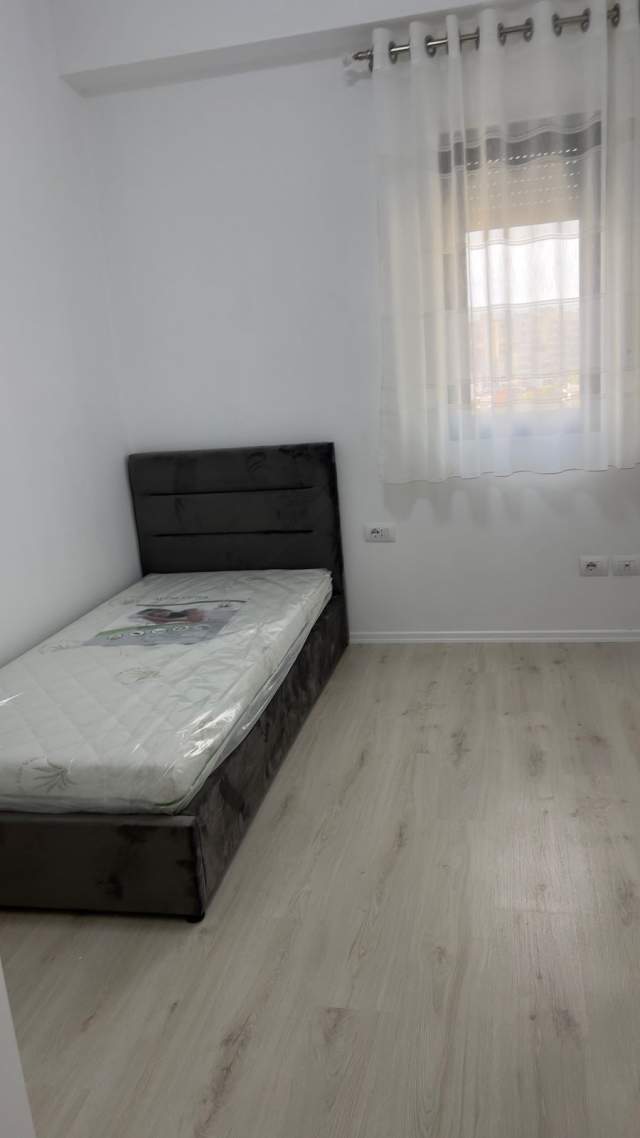 Tirane, jepet me qera 2+1+BLK Kati 2, 85 m² 450 Euro