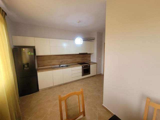 Tirane, jepet me qera 2+1+BLK 400 Euro