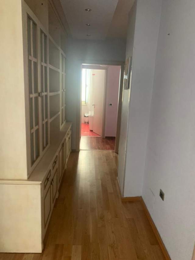 Tirane, shitet apartament 3+1+A+BLK Kati 2, 133 m² 197.000 Euro (Bar Queen)