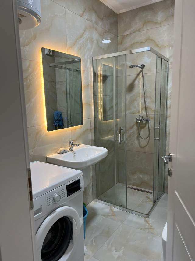 Tirane, jepet me qera apartament 1+1+BLK Kati 5, 65 m² 430 Euro (Rruga Sokrat Miho)