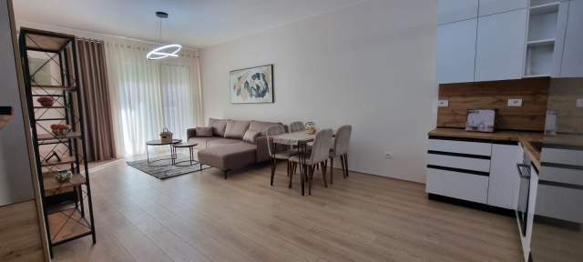 Tirane, jepet me qera apartament 2+1+BLK Kati 4, 100 m² 720 Euro (Rruga Don Bosko)