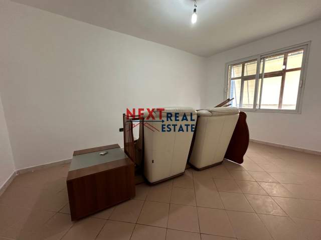 Vlore, jepet me qera apartament 3+1+BLK Kati 3, 97 m² 30.000 Leke