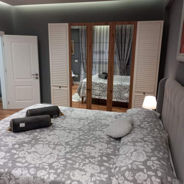 Tirane, jepet me qera apartament 1+1+BLK Kati 3, 70 m² 650 Euro (Rruga Margarita Tutulani)