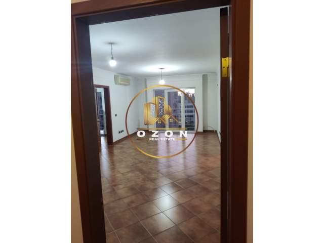 Tirane, jepet me qera apartament 2+1 Kati 6, 125 m² 47.500 Leke (Laprak)