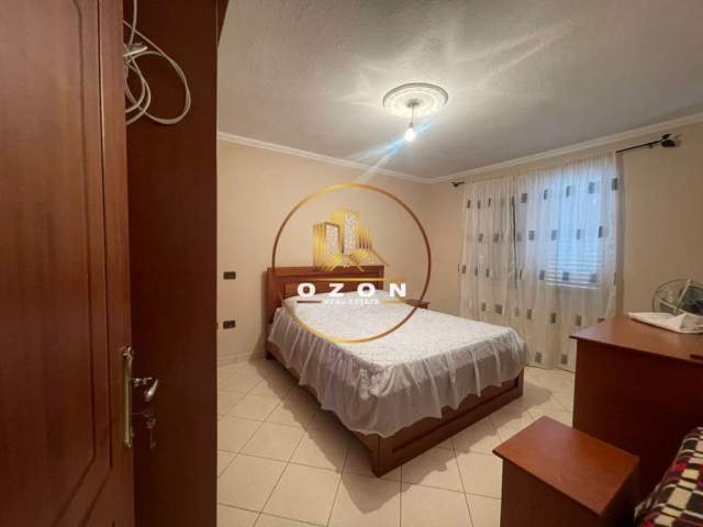 Tirane, jepet me qera shtepi 1+1 Kati 1, 350 m² 900 Euro (Rruga Vangjerl Meksi)