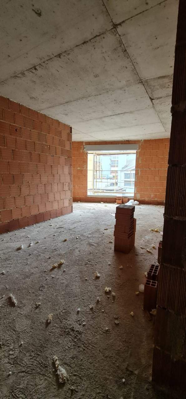 Tirane, shitet apartament Kati 2, 117 m² 234.000 Euro (Buze rruges kryesore)